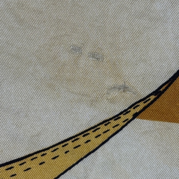 VTG Leo Cerruti CXIII Scarf Equestrian Polo Horse Scarf 100% Silk 26" X 26" FLAW - Picture 9 of 9